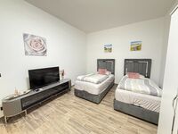 Moderne Unterkunft nähe A1 und A21 Bild 1