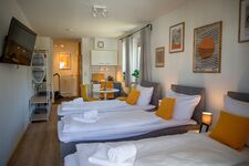 Passau- Zentrale Lage 3 Einzelbetten Parkplatz Balkon Bild 3