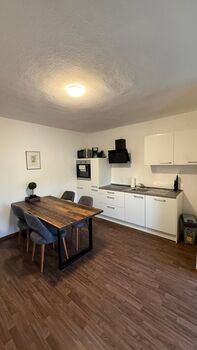 Zentrales Apartment I DIREKT am Flughafen Dortmund I B1 Bild 1