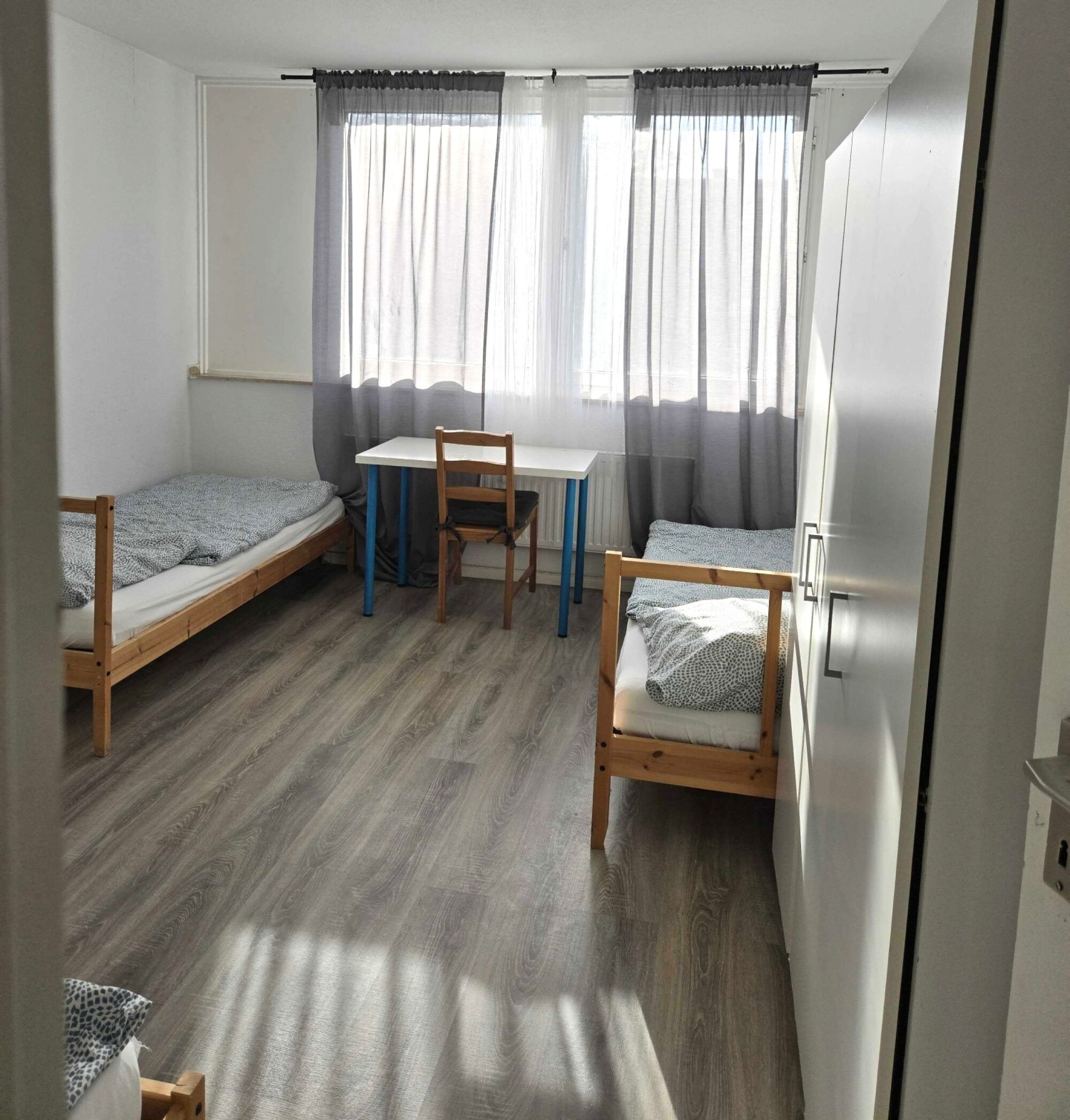 Schlafzimmer 1