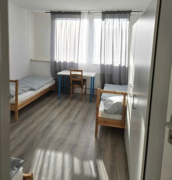 Schlafzimmer 1