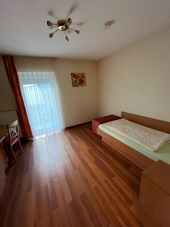 Hübscher Wohnen, Zentral, volle Ausstattung + Balkon Bild 2