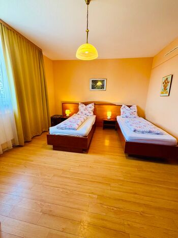 Apartments mit Einzelbetten und Bad für 2 Personen