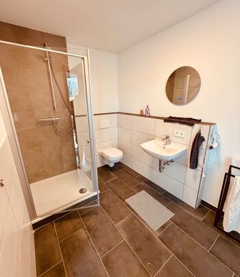 Moderne Pension vollausgestattet für Monteure und Pendler