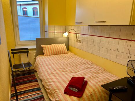 5 Zimmermonteurwohnung, 6 Betten, 2 Bäder-Dresden-Pieschen Bild 4