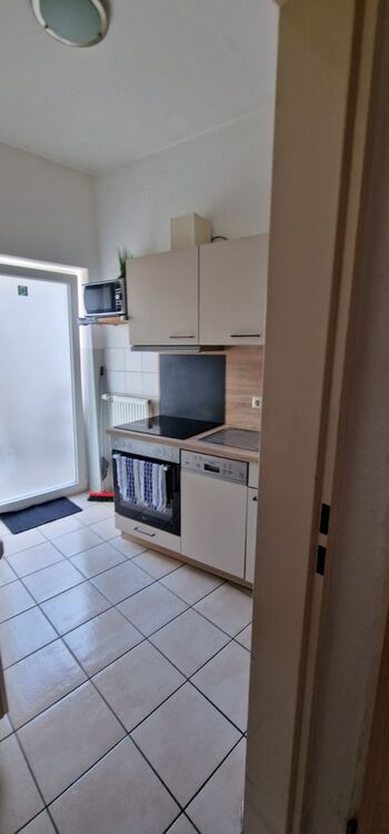 Zentral gelegen, gut ausgestattete Mitarbeiterunterkünfte. Bild 2