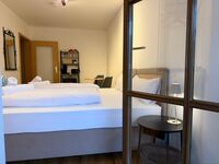 Moderne DesignApartment Forest und Spa Retreat Bild 2