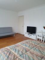 komfortables Einzelzimmer Forbach - Smart TV, Küche und WLAN Bild 8