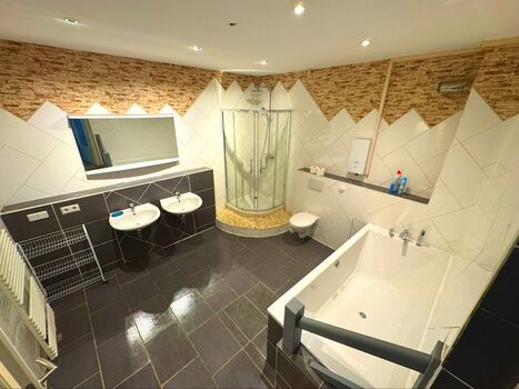 Voll Ausgestattete Monteurswohnung mit 3 Schlafzimmer, 2x WC inkl. WLAN Obrázok 3