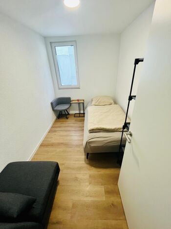 TOP Monteurwohnung für 5 / Parkplätze / sehr ruhig Bild 4