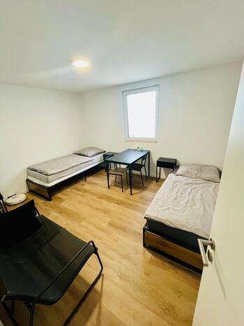 TOP Monteurwohnung für 5 / Parkplätze / sehr ruhig Bild 3