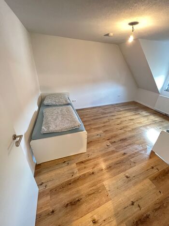 Renovierte Wohnung mit Balkon für Monteure in Pforzheim