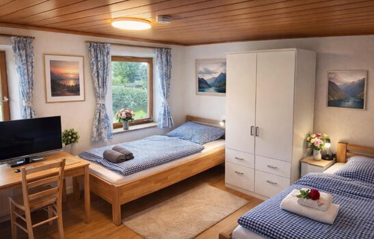 JAGDHOF bei Bad Tölz Penzberg Geretsried Holzkirchen Miesbach Tegernsee Bild 2