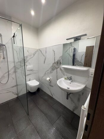 Badezimmer zur alleinigen Nutzung ( U1 )
