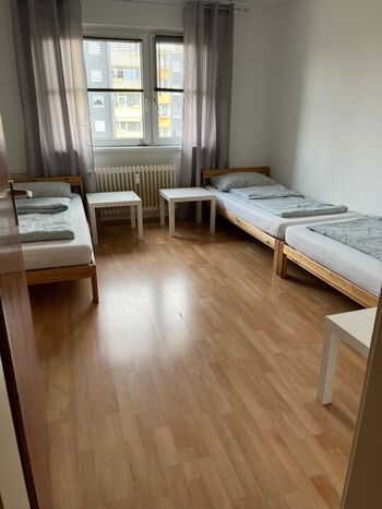 Hometime24 -Frisch renovierte Wohnungen Bild 2