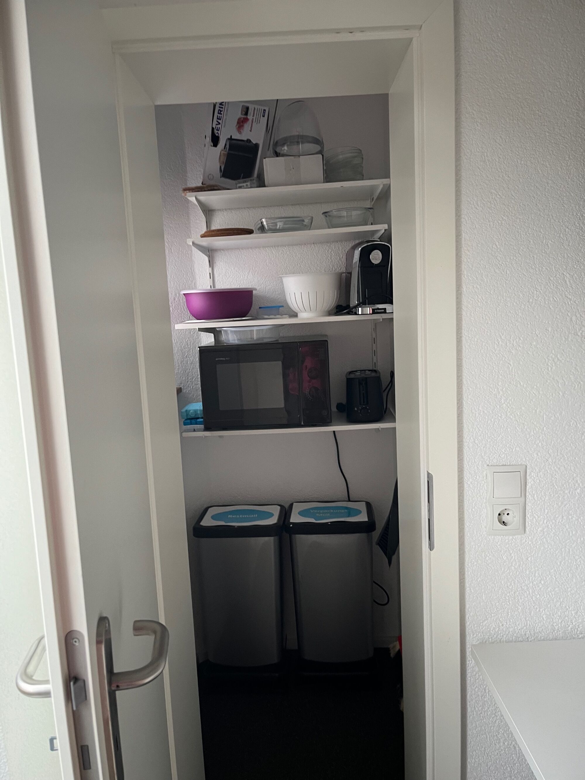 Kammer mit Mikrowelle 