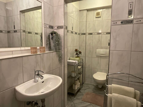Zentrale Monteurunterkunft 5 Einheiten im selben Haus Bild 4