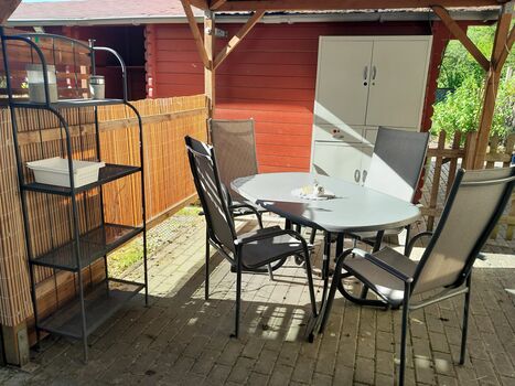 Monteurwohnung: 2 SZ/4x Einzelbetten; zw. Merzig und Losh. Bild 2