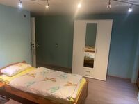 Wohnung 6 Schlafzimmer 1
