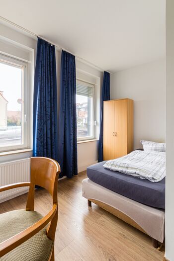 Einzel-/Doppelzimmer mit Bad in kleiner Pension in Leipzig