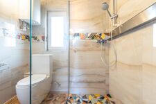 2 Personen Apartment Komplete Küche großes Badezimmer Bild 22