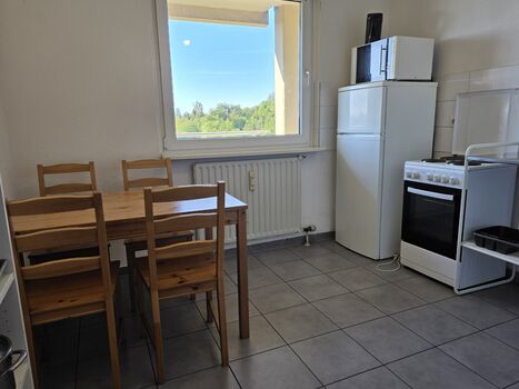 Küche mit Essbereich